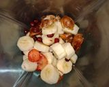 A picture of step 1 of Strawberry Banana Smoothie.