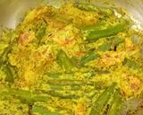 A picture of step 4 of Dherosh Sorshe Poshto (Bhindi mustard Poppy seeds paste).