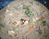 A picture of step 6 of Vegetable Paneer korma in white gravy.