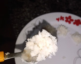 Foto del paso 2 de la receta: Bombones de coco y chocolate (receta súper fácil y liviana)