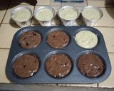 Foto langkah ke 6 dari resep Muffin Cokelat & Vanila.