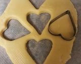 Foto del paso 7 de la receta Pastas corazón de chocolate frutas y figuritas