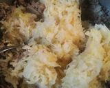 A picture of step 7 of Sauerkraut Burger.