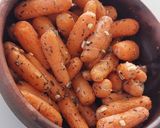 Foto del paso 4 de la receta: Zanahorias baby al horno