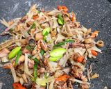 Foto langkah ke 3 dari resep Cumi Asin Kecombrang.