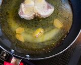A picture of step 1 of Raw Papaya Fish Miso Soup.