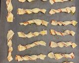 Pizzás csavart leveles tésztából recept fázis 4 fotója