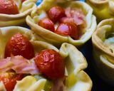 Foto del paso 4 de la receta: CANASTITAS DE JAMÓN COCIDO Y QUESO CON TOMATE Y ACEITUNAS 🍖🧀🍅🫒