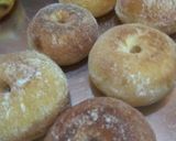 Foto langkah ke 9 dari resep Donat Maizena empuk + tips utk pemula.