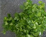 A picture of step 1 of Malai methi matar.