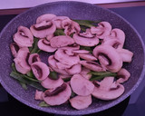 Foto del paso 2 de la receta: Tierra y Mar - Langostinos con champiñones