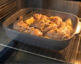 Foto del paso 6 de la receta: Pollo al horno con romero y limón