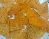 A picture of step 4 of Salsa cheesey nachos.