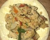 A picture of step 3 of Scrambled egg bread pie.