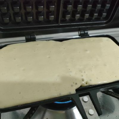 Sohilda jinsiy aloqada bolgan yosh nudistlar