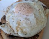 A picture of step 6 of Mushrooms and egg brunch.