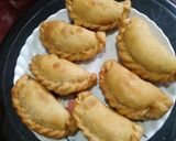 गुजिया /करंजी (Gujiya karanji recipe in hindi) रेसिपी चरण 4 फोटो