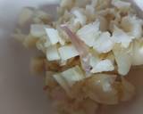 ผัดเส้นก๊วยเตี๋ยวแบบอีสานกับหมูทอดกระเทียม วิธีทำสูตร 5 รูป