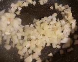 Foto del paso 1 de la receta Empanada de atún y cebolla..😊