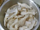 Jamur saus Rendang