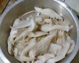 Foto langkah ke 1 dari resep Jamur saus Rendang.
