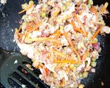 A picture of step 3 of Scrambled egg with veggies.