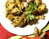 Hình bước làm 3 của món Gà xào lăng sả nghệ