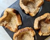 A picture of step 5 of Apple pie french toast.