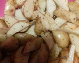 Foto del paso 1 de la receta: Gajos de papas con especies