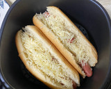 Foto del paso 3 de la receta: Hot dogs gratinados en airfryer