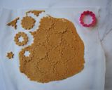 Foto del passaggio 5 della ricetta Biscotti Natalizi al profumo di Natale