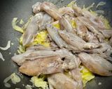 Foto del paso 3 de la receta Chipirones de la Ría en su tinta