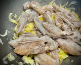 Foto del paso 3 de la receta: Chipirones de la Ría en su tinta