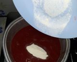 Foto langkah ke 4 dari resep Puding Susu Strawberry (Merah Putih).