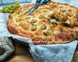 A picture of step 5 of Ciaccia (Grape Focaccia).
