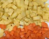 Foto del paso 1 de la receta: Lombarda con patatas, zanahoria y atún