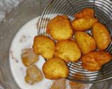 A picture of step 2 of Dahi phulki.