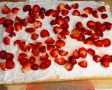 Une image de l'étape 4 de Roulé à la fraise.