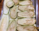 Foto del paso 1 de la receta: Láminas de berenjena y zuquinis con harina de garbanzos