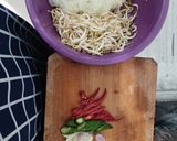 Foto langkah ke 3 dari resep Tumis soun tauge dan jamur kuping.