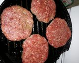 Foto del paso 2 de la receta: Hamburguesas jugosas, deliciosas y caseras!!