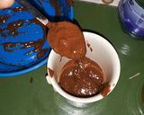 A picture of step 6 of Microwave chocolate mini cakes.