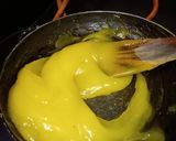 A picture of step 2 of આરા લોટ નો રબ્બરીયો હલવો.