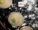 A picture of step 7 of Coconut cremè puff.