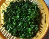 A picture of step 1 of Coriander and curd Chutney.