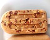 Foto del paso 4 de la receta: Polos cremosos de plátano y crema de cacahuete 🍌🥜