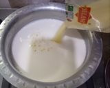 A picture of step 2 of Pakistan flag Kheer mix.