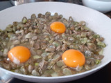 Habitas tiernas con huevos