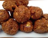 A picture of step 6 of Coconut & peanut balls.
