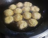 A picture of step 3 of Dahi bhalley chat.
